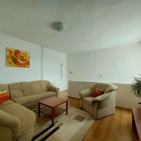 Naty Apartman Haniska Exterior foto