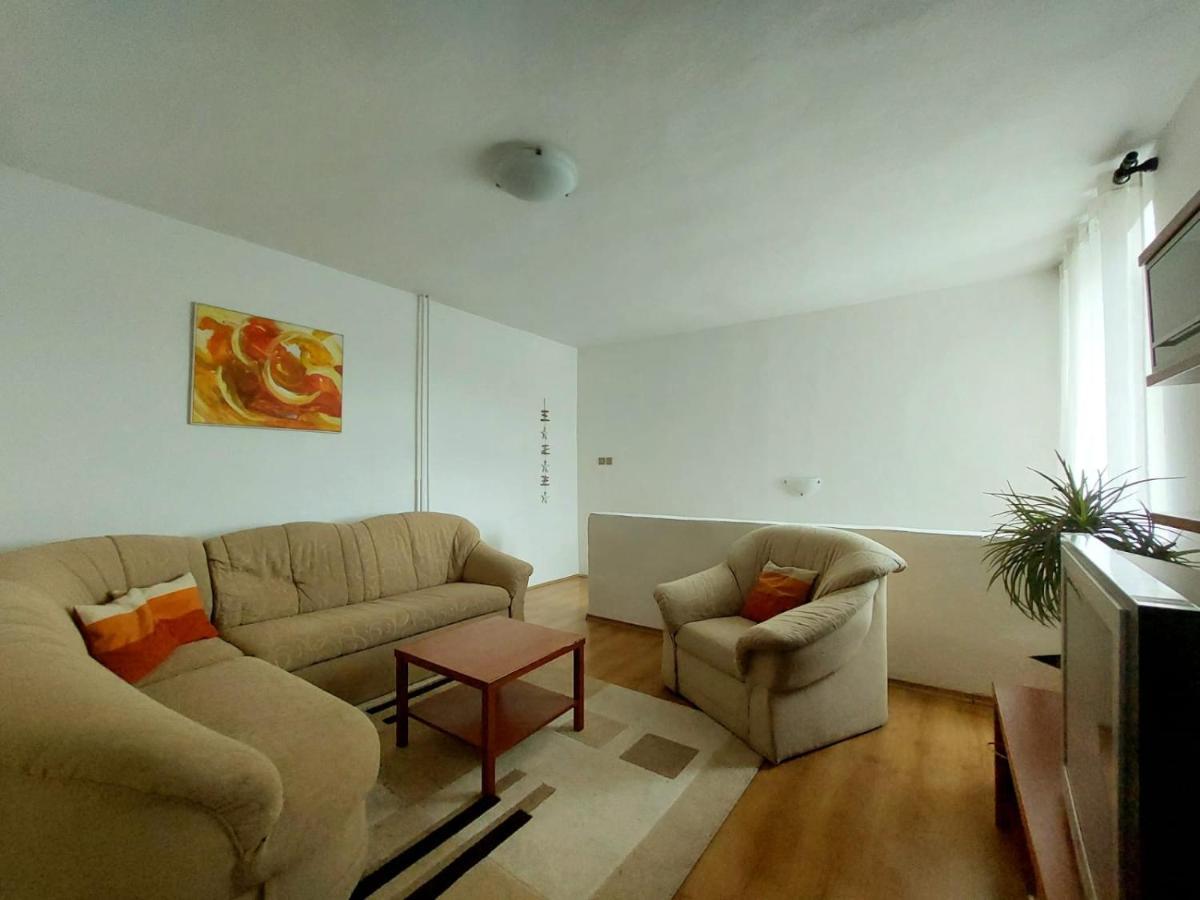Naty Apartman Haniska Exterior foto