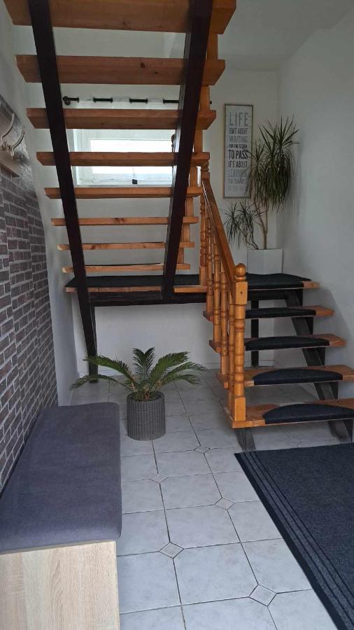 Naty Apartman Haniska Exterior foto